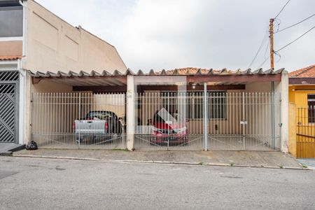 Fachada de casa para alugar com 3 quartos, 300m² em Taboão, Diadema