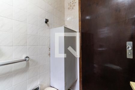 Banheiro Social de casa à venda com 2 quartos, 105m² em Parque Fongaro, São Paulo