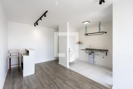 Sala/Cozinha de apartamento para alugar com 3 quartos, 67m² em Vila Anastácio, São Paulo