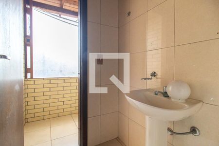 Banheiro de serviço de casa para alugar com 3 quartos, 330m² em Alto Boqueirão, Curitiba
