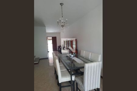 Casa à venda com 4 quartos, 186m² em Badu, Niterói