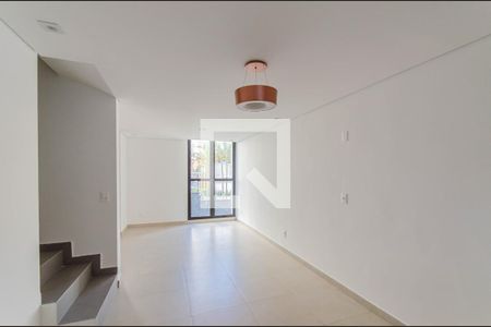 Sala de casa de condomínio para alugar com 2 quartos, 152m² em Vila Mariana, São Paulo