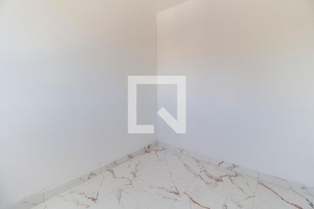 Quarto 1 de apartamento para alugar com 2 quartos, 34m² em Vila Sul Americana, Carapicuíba