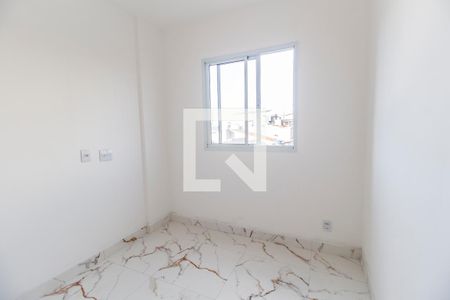 Quarto 1 de apartamento para alugar com 2 quartos, 34m² em Vila Sul Americana, Carapicuíba