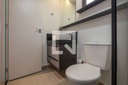 Banheiro de kitnet/studio para alugar com 1 quarto, 24m² em Pinheiros, São Paulo