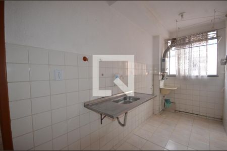 Cozinha de apartamento para alugar com 2 quartos, 47m² em Paciência, Rio de Janeiro