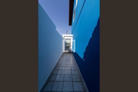 Corredor Lateral de casa à venda com 3 quartos, 141m² em Jardim Cocaia, Guarulhos