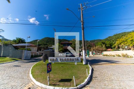 Fachada de casa de condomínio à venda com 5 quartos, 300m² em Itaipu, Niterói