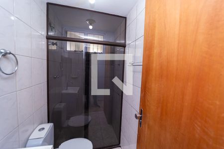 Banheiro de apartamento à venda com 2 quartos, 55m² em Vila Silvia, São Paulo