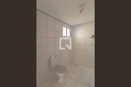 Banheiro de apartamento à venda com 2 quartos, 52m² em Fátima, Canoas