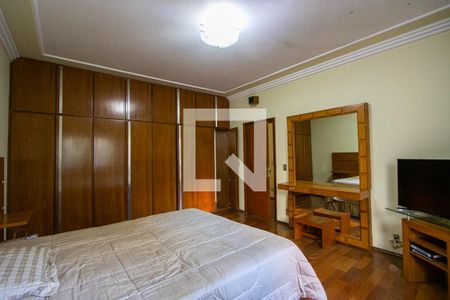 Quarto 1 de casa à venda com 5 quartos, 459m² em Vila Assunção, Santo André
