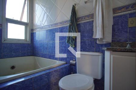 Banheiro suíte de casa para alugar com 3 quartos, 230m² em Jardim Sabará, Porto Alegre
