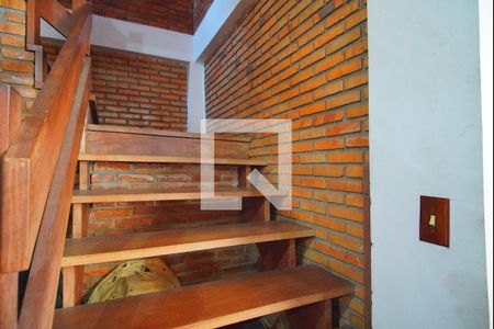 Escada de casa à venda com 3 quartos, 230m² em Jardim Sabará, Porto Alegre