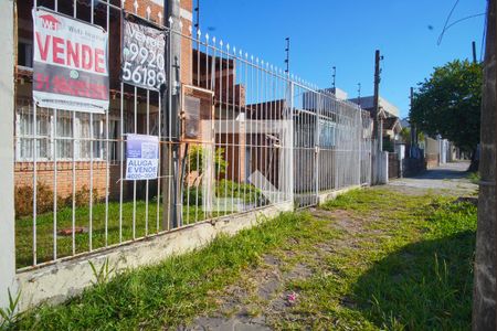 Fachada e placa de casa para alugar com 3 quartos, 230m² em Jardim Sabará, Porto Alegre