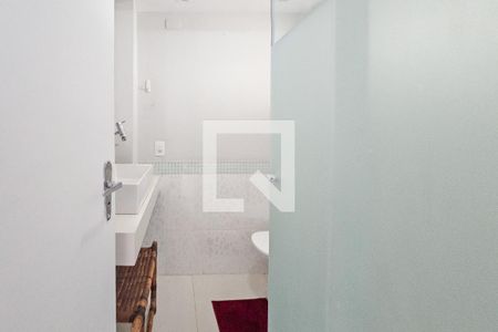 Banheiro de apartamento para alugar com 1 quarto, 50m² em Centro, Guarujá