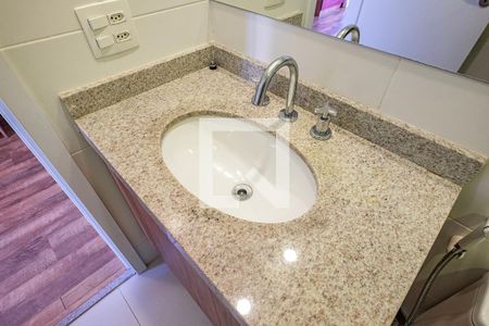 Banheiro de kitnet/studio para alugar com 1 quarto, 32m² em Sumarezinho, São Paulo