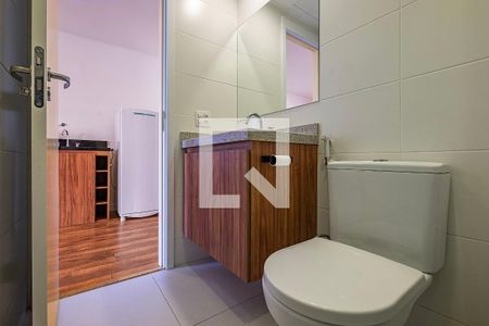 Banheiro de kitnet/studio para alugar com 1 quarto, 32m² em Sumarezinho, São Paulo