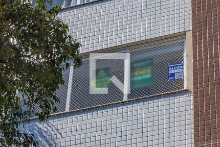 Placa de apartamento à venda com 2 quartos, 74m² em Vila Ipiranga, Porto Alegre