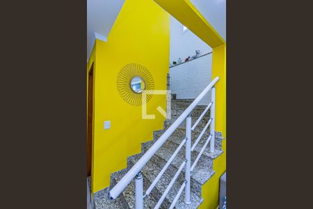 Escada de casa à venda com 3 quartos, 135m² em Parque Sao Domingos, São Paulo