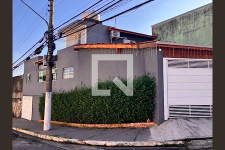 Fachada de casa à venda com 2 quartos, 100m² em Conjunto Residencial Sitio Oratorio, São Paulo