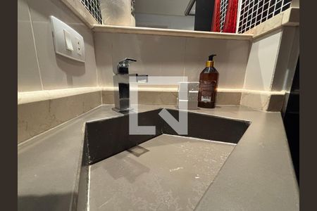 Banheiro social de apartamento para alugar com 1 quarto, 85m² em Copacabana, Rio de Janeiro