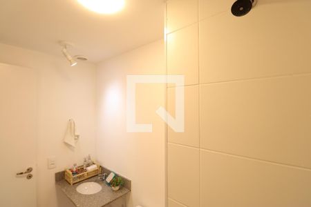 Banheiro Social de apartamento à venda com 3 quartos, 74m² em Barra Funda, São Paulo