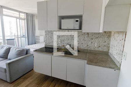 Cozinha de kitnet/studio à venda com 1 quarto, 36m² em Real Parque, São Paulo