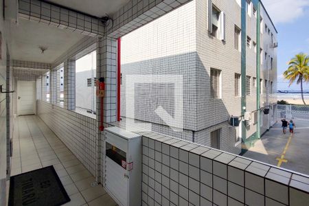 Área comum - Corredor de kitnet/studio para alugar com 1 quarto, 44m² em Vila Tupi, Praia Grande