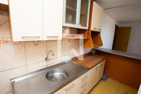 Cozinha de apartamento à venda com 2 quartos, 42m² em Estância Velha, Canoas