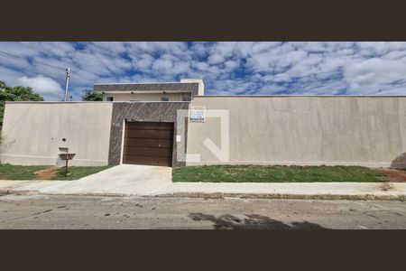Fachada de casa à venda com 4 quartos, 167m² em Lundcéia, Lagoa Santa