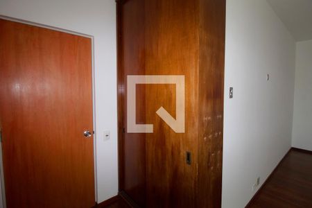Corredor  de apartamento à venda com 3 quartos, 90m² em Cerqueira César, São Paulo