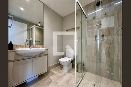 Banheiro de kitnet/studio para alugar com 1 quarto, 24m² em Santo Amaro, São Paulo