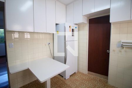 Cozinha de apartamento à venda com 3 quartos, 90m² em Cerqueira César, São Paulo