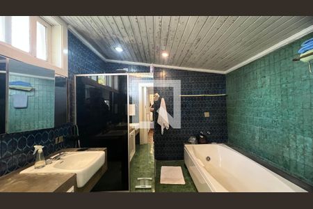 Banheiro da Suíte 3 de casa à venda com 5 quartos, 500m² em Sumaré, São Paulo