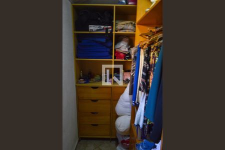 Closet da Suíte 2 de casa de condomínio para alugar com 4 quartos, 600m² em Pechincha, Rio de Janeiro