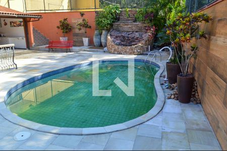 Piscina de casa de condomínio para alugar com 4 quartos, 600m² em Pechincha, Rio de Janeiro