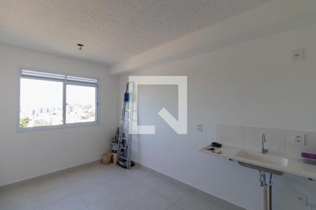 Sala/Cozinha de apartamento à venda com 2 quartos, 33m² em Engenheiro Goulart, São Paulo