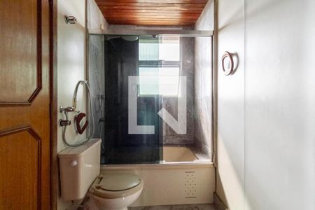 Banheiro Semi Suíte de apartamento para alugar com 3 quartos, 245m² em Santa Amelia, Belo Horizonte