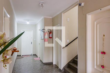 Hall social de apartamento à venda com 2 quartos, 75m² em Vila Romana, São Paulo