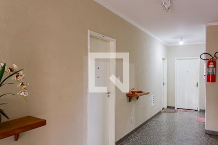 Hall social de apartamento à venda com 2 quartos, 75m² em Vila Romana, São Paulo