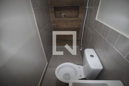 Banheiro de kitnet/studio para alugar com 1 quarto, 40m² em Central Parque Sorocaba, Sorocaba