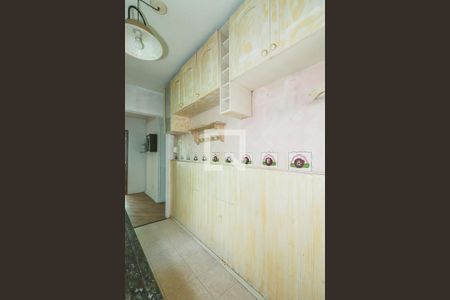 Cozinha de apartamento à venda com 2 quartos, 45m² em Agronomia, Porto Alegre