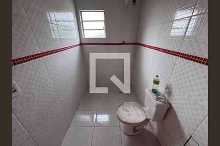 Banheiro de casa à venda com 2 quartos, 80m² em Scharlau, São Leopoldo