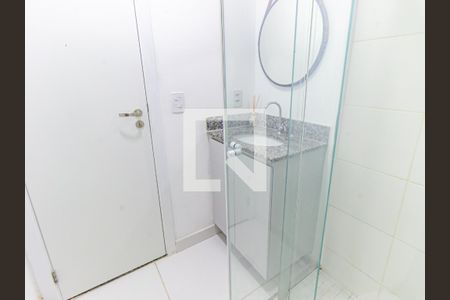 Banheiro de apartamento para alugar com 2 quartos, 37m² em Quarta Parada, São Paulo