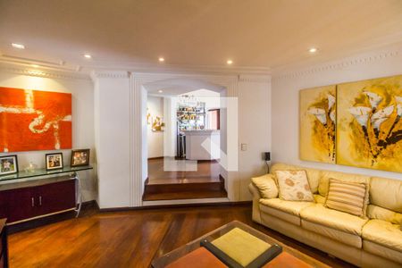 Sala de TV de casa de condomínio à venda com 4 quartos, 540m² em Alphaville, Santana de Parnaíba