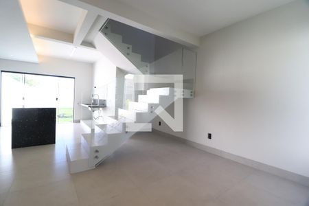 Sala de casa para alugar com 2 quartos, 85m² em Shopping Park, Uberlândia