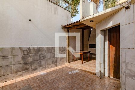 Quintal de casa à venda com 2 quartos, 170m² em Menino Deus, Porto Alegre