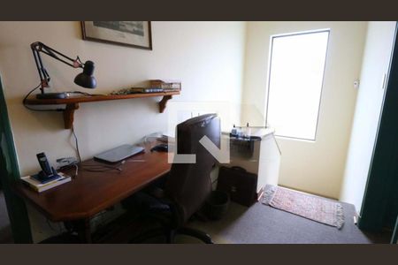 Casa à venda com 3 quartos, 300m² em Pacaembu, São Paulo