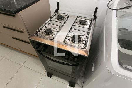 Cozinha - Fogão de apartamento para alugar com 2 quartos, 50m² em Vila Santa Isabel, São Paulo