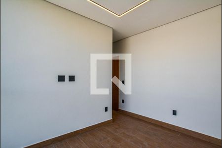 Casa à venda com 180m², 3 quartos e 2 vagasSuíte 2